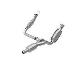 Load image into Gallery viewer, MagnaFlow Exhaust Products 51578 OEM Grade Direct-Fit Catalytic Converter for Select Cadillac Escalade, Chevrolet Avalanche, Chevrolet Silverado 1500, Chevrolet Suburban 1500, Chevrolet Tahoe, GMC Sierra 1500, GMC Yukon, GMC Yukon XL
