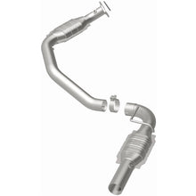 Load image into Gallery viewer, MagnaFlow Exhaust Products 5582524 California CARB Direct-Fit Catalytic Converter for Select Chevrolet Express 2500, Chevrolet Express 3500, GMC Savana 2500, GMC Savana