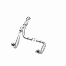 Load image into Gallery viewer, MagnaFlow Exhaust Products 52113 OEM Grade Direct-Fit Catalytic Converter for Select Chevrolet Express 2500, Chevrolet Express 3500, Chevrolet Express 4500, GMC Savana 2500, GMC Savana 3500, GMC Savana