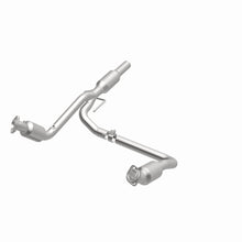 Load image into Gallery viewer, MagnaFlow Exhaust Products 4583497 California CARB Direct-Fit Catalytic Converter for Select Dodge Ram 1500, Dodge Ram 2500, Dodge Ram