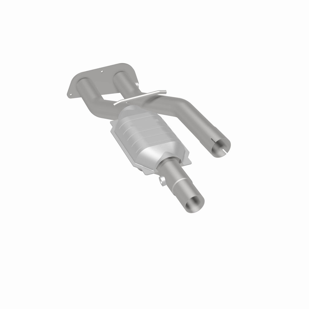 MagnaFlow Exhaust Products 23179 HM Grade Direct-Fit Catalytic Converter for Select Chevrolet C2500, Chevrolet C2500 Suburban, Chevrolet C3500, Chevrolet K2500, Chevrolet K3500, GMC C2500, GMC C2500 Suburban, GMC K2500, GMC K3500
