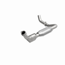 Load image into Gallery viewer, MagnaFlow Exhaust Products 447117 California CARB Direct-Fit Catalytic Converter for Select Ford Expedition, Ford F-150, Lincoln Navigator