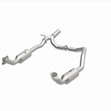 Load image into Gallery viewer, MagnaFlow Exhaust Products 280014 OEM Grade Direct-Fit Catalytic Converter for Select Ford E-350 Super Duty, Ford E-450 Super Duty