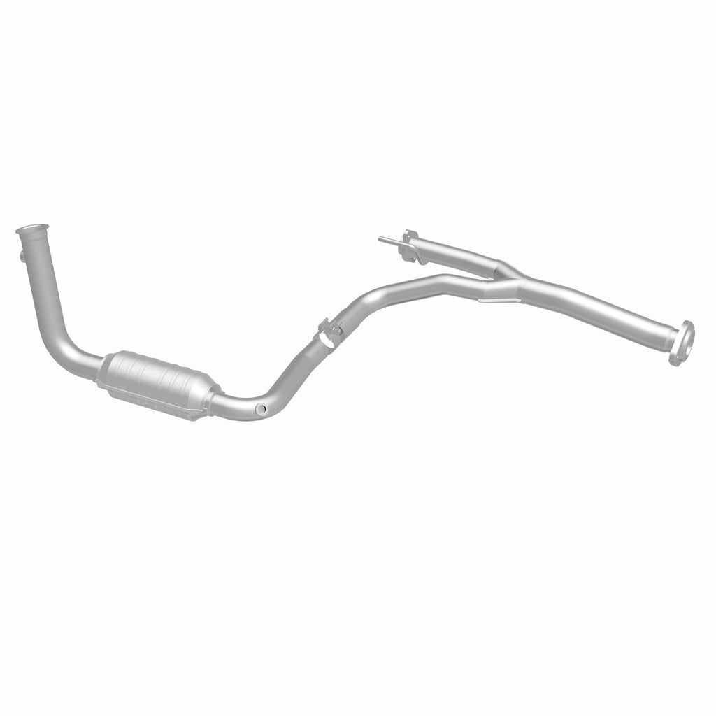 MagnaFlow Exhaust Products 49582 OEM Grade Direct-Fit Catalytic Converter for Select Jeep Liberty