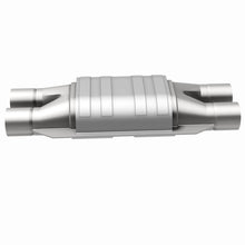 Load image into Gallery viewer, MagnaFlow Exhaust Products 3322008 California CARB Universal Catalytic Converter for Select Alfa Romeo 164, BMW 325i, BMW 325is, BMW 525i, BMW 528e, BMW 535i, BMW 635CSi, BMW 735i, BMW 735iL, Mercedes-Benz 190E, Mercedes-Benz 500SL, Mercedes-Benz E320,