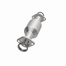 Load image into Gallery viewer, MagnaFlow Exhaust Products 5592546 California CARB Direct-Fit Catalytic Converter for Select Toyota Sienna