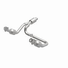 Load image into Gallery viewer, MagnaFlow Exhaust Products 280424 OEM Grade Direct-Fit Catalytic Converter for Select Chevrolet Silverado 1500, Chevrolet Suburban, Chevrolet Tahoe, GMC Sierra 1500, GMC Yukon, GMC Yukon XL