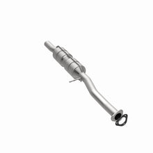 Load image into Gallery viewer, MagnaFlow Exhaust Products 55323 HM Grade Direct-Fit Catalytic Converter for Select Ford Excursion, Ford F-250 Super Duty, Ford F-350 Super Duty, Ford F-450 Super Duty, Ford F-550 Super Duty