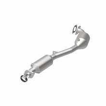 Load image into Gallery viewer, MagnaFlow Exhaust Products 5411026 California CARB Direct-Fit Catalytic Converter for Select Saab 9-2X, Subaru Forester, Subaru Impreza, Subaru Legacy, Subaru Outback