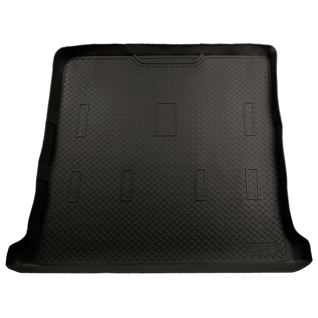 02-06-Gm-EscaladeTahoeYukonDenali-Classic-Style-Black-Rear-Cargo-Liner