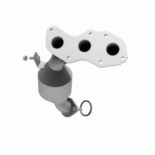 Load image into Gallery viewer, MagnaFlow Exhaust Products 51858 OEM Grade Manifold Catalytic Converter for Select Toyota Highlander, Toyota Sienna