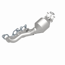 Load image into Gallery viewer, MagnaFlow Exhaust Products 447197 California CARB Manifold Catalytic Converter for Select Nissan Frontier