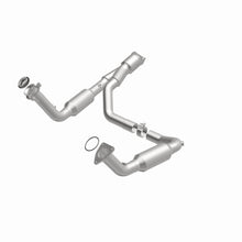 Load image into Gallery viewer, MagnaFlow Exhaust Products 5451650 California CARB Direct-Fit Catalytic Converter for Select Buick Rainier, Chevrolet Trailblazer, GMC Envoy