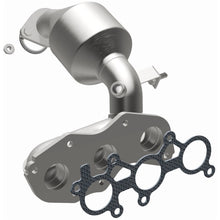 Load image into Gallery viewer, MagnaFlow Exhaust Products 5582822 California CARB Manifold Catalytic Converter for Select Toyota Sienna