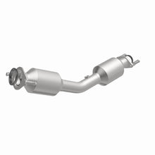 Load image into Gallery viewer, MagnaFlow Exhaust Products 6511753 California CARB Direct-Fit Catalytic Converter for Select Nissan Versa, Nissan Versa Note