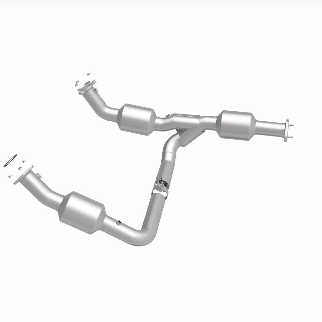 MagnaFlow Exhaust Products 280210 OEM Grade Direct-Fit Catalytic Converter for Select Chevrolet Express 2500, Chevrolet Express 3500, GMC Savana 2500, GMC Savana