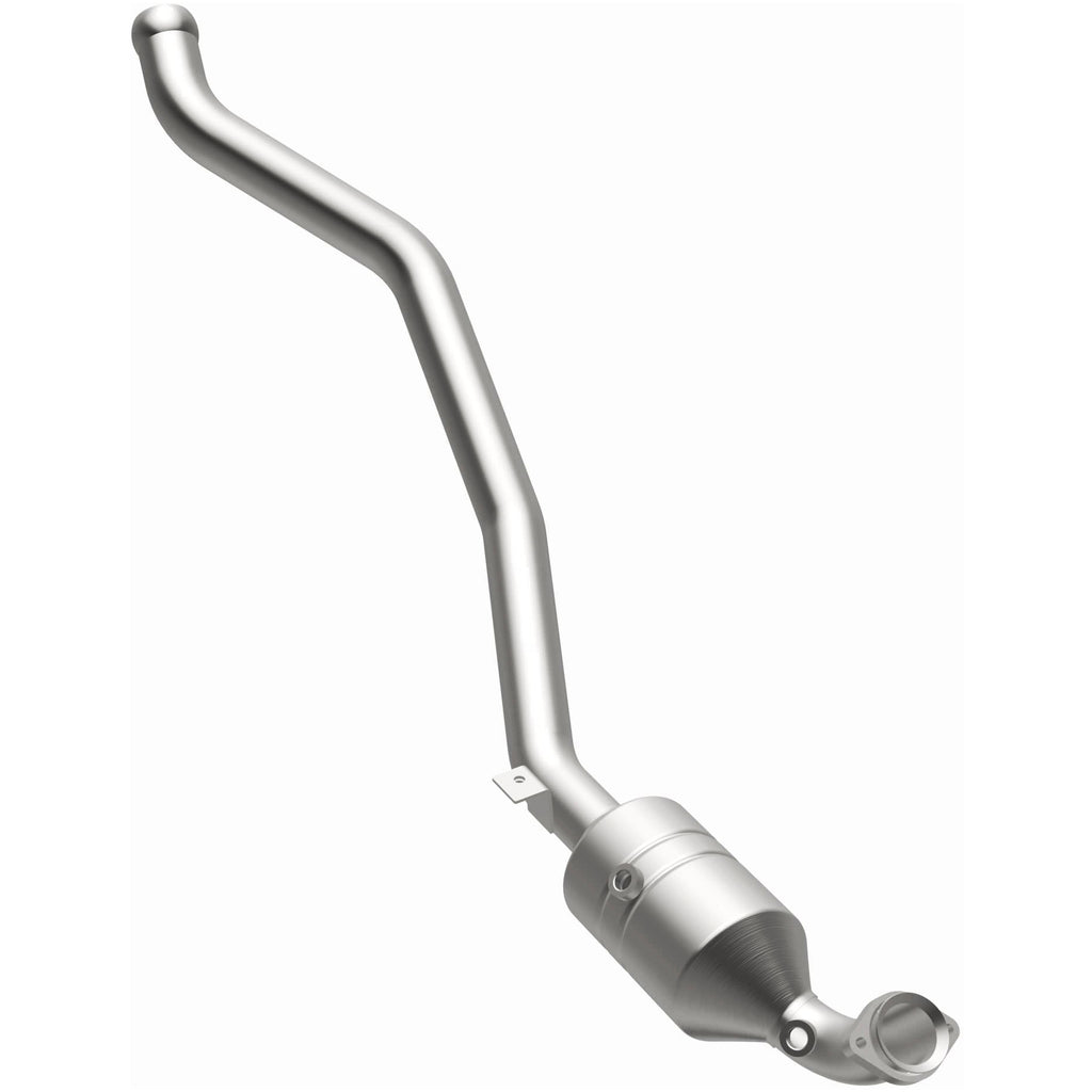 MagnaFlow Exhaust Products 52178 OEM Grade Direct-Fit Catalytic Converter for Select Mercedes-Benz R350