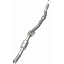 Load image into Gallery viewer, MagnaFlow Exhaust Products 447281 California CARB Direct-Fit Catalytic Converter for Select Chevrolet Silverado HD, Chevrolet Silverado HD, GMC Sierra