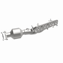 Load image into Gallery viewer, MagnaFlow Exhaust Products 290034 OEM Grade Manifold Catalytic Converter for Select INFINITI QX80, Nissan Armada, Nissan NV2500, Nissan NV3500, Nissan TITAN, Nissan TITAN XD