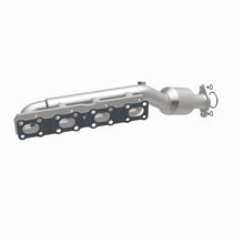 Load image into Gallery viewer, MagnaFlow Exhaust Products 4583381 California CARB Manifold Catalytic Converter for Select INFINITI QX56, Nissan Pathfinder Armada, Nissan TITAN