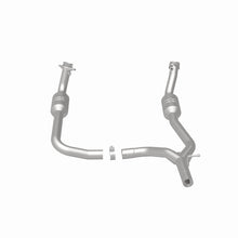 Load image into Gallery viewer, MagnaFlow Exhaust Products 52153 OEM Grade Direct-Fit Catalytic Converter for Select Ford E-150, Ford E-250