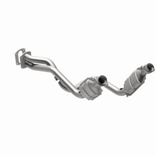 Load image into Gallery viewer, MagnaFlow Exhaust Products 4451631 California CARB Direct-Fit Catalytic Converter for Select Ford F-250 Super Duty