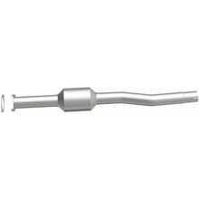 Load image into Gallery viewer, MagnaFlow Exhaust Products 5592804 California CARB Direct-Fit Catalytic Converter for Select Chevrolet Captiva Sport, Chevrolet Equinox, GMC Terrain