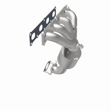 Load image into Gallery viewer, MagnaFlow Exhaust Products 22-159 OEM Grade Manifold Catalytic Converter for Select Chrysler 200, Dodge Dart, Jeep Cherokee, Jeep Compass
