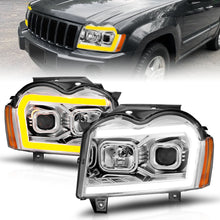 Load image into Gallery viewer, 05-07-Jeep-Grand-Cherokee-Projector-Headlights---W-Light-Bar-Switchback-Chrome-Housing