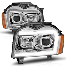 Load image into Gallery viewer, 05-07-Jeep-Grand-Cherokee-Projector-Headlights---W-Light-Bar-Switchback-Chrome-Housing