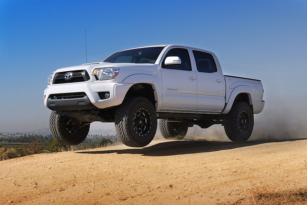 ICON Vehicle Dynamics 58735E-700 05-23 TACOMA EXT TRAVEL 2.5 VS RR CDEV COILOVER KIT 700LB for Select Toyota Tacoma