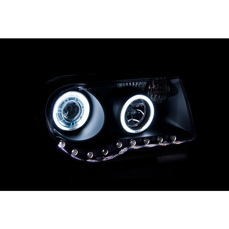 0510-Chrysler-300-G2-Projector-Halo-Black-Clear-Amber(Ccfl)Headlights-DrivePass