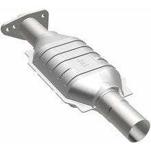 Load image into Gallery viewer, MagnaFlow Exhaust Products 3322447 California CARB Direct-Fit Catalytic Converter for Select Buick Electra, Buick LeSabre, Buick Riviera, Cadillac Brougham, Cadillac Commercial Chassis, Cadillac DeVille, Cadillac Eldorado, Cadillac Fleetwood, Cadillac