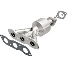 Load image into Gallery viewer, MagnaFlow Exhaust Products 51772 OEM Grade Manifold Catalytic Converter for Select Mitsubishi Outlander