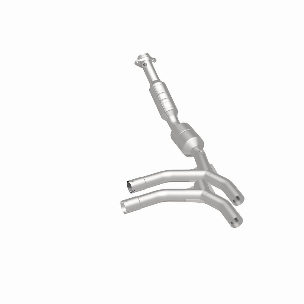 MagnaFlow Exhaust Products 51310 OEM Grade Direct-Fit Catalytic Converter for Select Ford E-150, Ford E-150 Club Wagon, Ford E-250