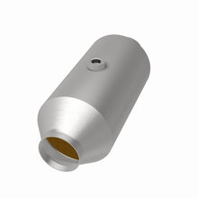Load image into Gallery viewer, MagnaFlow Exhaust Products 51366 OEM Grade Universal Catalytic Converter for Select Cadillac Escalade, Cadillac Escalade ESV, Chevrolet Silverado 1500, Chevrolet Silverado LTD, Chevrolet Suburban, Chevrolet Tahoe, Ford E-250, Ford E-350 Super Duty, Ford
