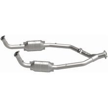 Load image into Gallery viewer, MagnaFlow Exhaust Products 4551028 California CARB Direct-Fit Catalytic Converter for Select Land Rover Discovery