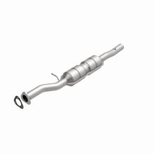 Load image into Gallery viewer, MagnaFlow Exhaust Products 55324 HM Grade Direct-Fit Catalytic Converter for Select Ford Excursion, Ford F-250 Super Duty, Ford F-350 Super Duty, Ford F-450 Super Duty, Ford F-550 Super Duty