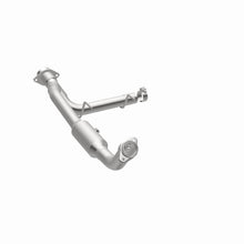 Load image into Gallery viewer, MagnaFlow Exhaust Products 4651508 California CARB Direct-Fit Catalytic Converter for Select Lincoln Navigator