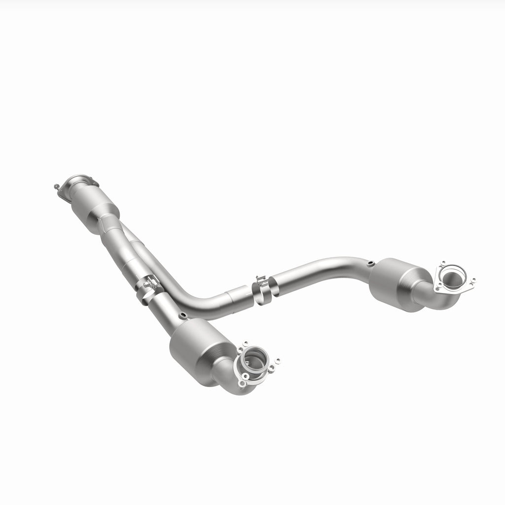 MagnaFlow Exhaust Products 280505 OEM Grade Direct-Fit Catalytic Converter for Select Chevrolet Express 3500, Chevrolet Express 4500, GMC Savana 3500, GMC Savana