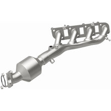 Load image into Gallery viewer, MagnaFlow Exhaust Products 290035 OEM Grade Manifold Catalytic Converter for Select INFINITI QX80, Nissan Armada, Nissan NV2500, Nissan NV3500, Nissan TITAN, Nissan TITAN XD