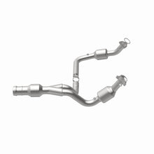 Load image into Gallery viewer, MagnaFlow Exhaust Products 52616 OEM Grade Direct-Fit Catalytic Converter for Select Cadillac Escalade, Cadillac Escalade ESV, Cadillac Escalade EXT, Chevrolet Silverado 1500, GMC Sierra 1500, GMC Yukon, GMC Yukon XL
