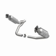 Load image into Gallery viewer, MagnaFlow Exhaust Products 49462 OEM Grade Direct-Fit Catalytic Converter for Select Dodge Dakota, Mitsubishi Raider