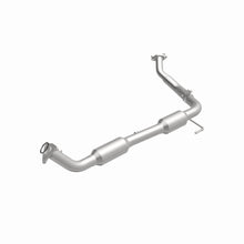 Load image into Gallery viewer, MagnaFlow Exhaust Products 5582571 California CARB Direct-Fit Catalytic Converter for Select Toyota Tundra