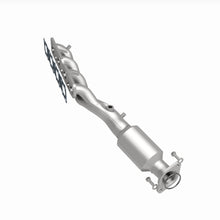 Load image into Gallery viewer, MagnaFlow Exhaust Products 49357 OEM Grade Manifold Catalytic Converter for Select INFINITI QX56, Nissan Armada, Nissan NV2500, Nissan NV3500, Nissan Pathfinder, Nissan Pathfinder Armada, Nissan TITAN