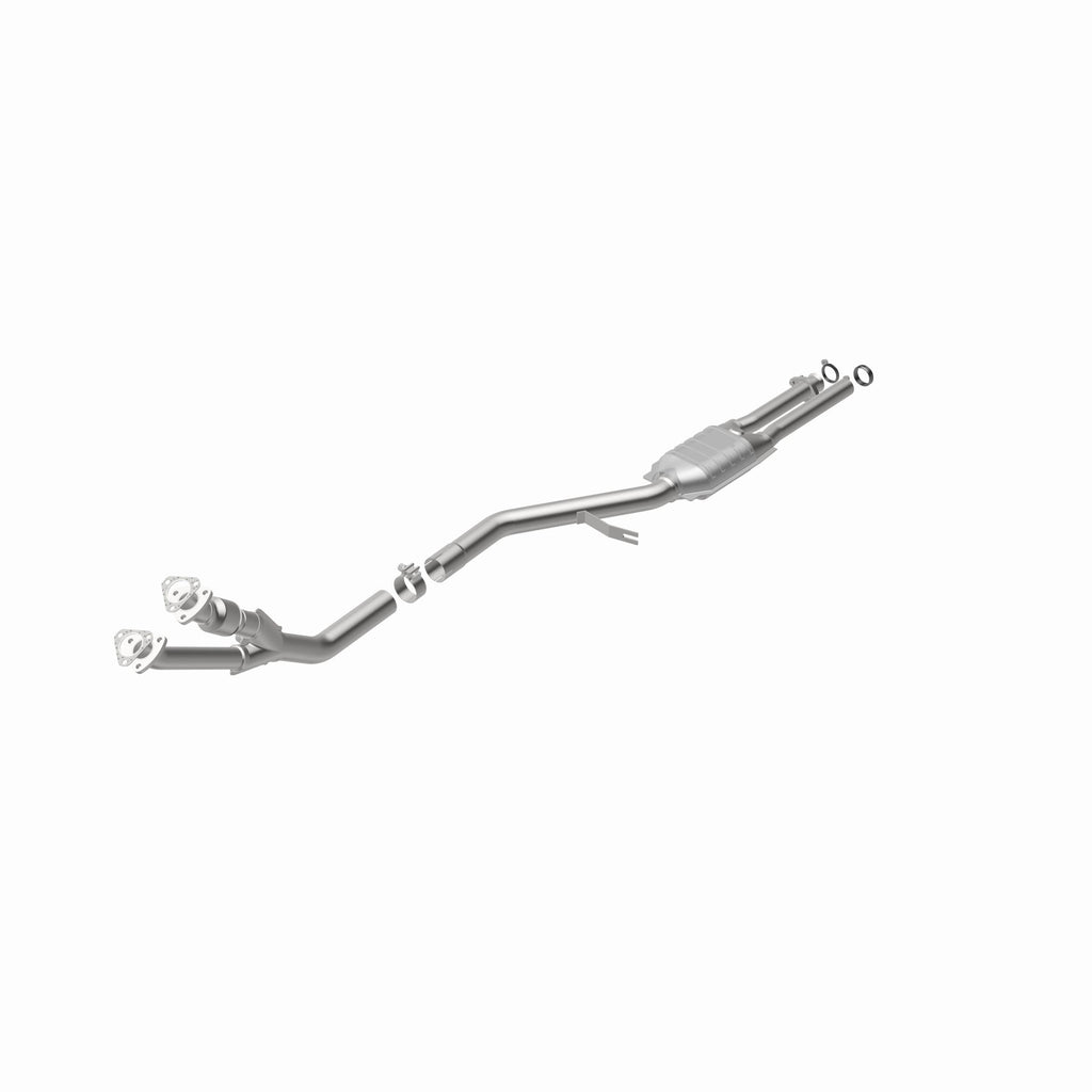 MagnaFlow Exhaust Products 23554 Standard Grade Direct-Fit Catalytic Converter for Select BMW 325i, BMW 325is