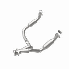 Load image into Gallery viewer, MagnaFlow Exhaust Products 5451631 California CARB Direct-Fit Catalytic Converter for Select Cadillac Escalade, Cadillac Escalade ESV, Cadillac Escalade EXT, Chevrolet Tahoe, GMC Sierra 1500, GMC Yukon, GMC Yukon XL