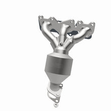 Load image into Gallery viewer, MagnaFlow Exhaust Products 5582202 California CARB Manifold Catalytic Converter for Select Hyundai Santa Fe