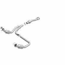 Load image into Gallery viewer, MagnaFlow Exhaust Products 52134 OEM Grade Direct-Fit Catalytic Converter for Select Chevrolet Express 1500, Chevrolet Express 2500, Chevrolet Express 3500, GMC Savana 1500, GMC Savana 2500, GMC Savana