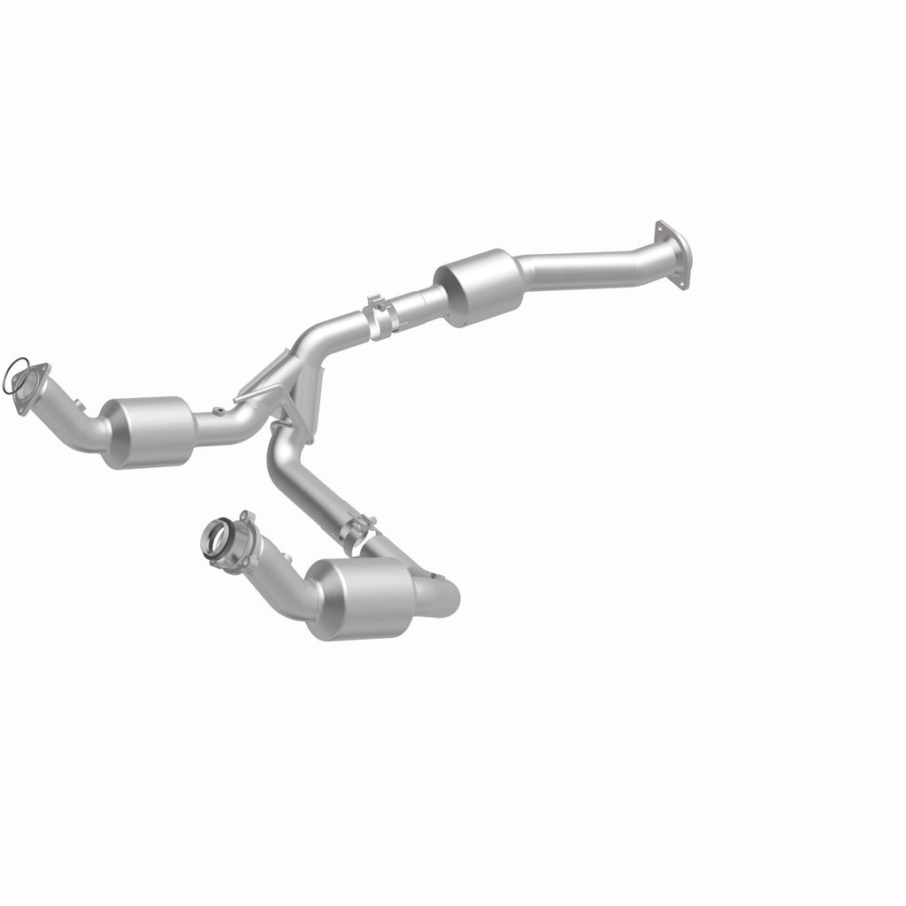 MagnaFlow Exhaust Products 280745 OEM Grade Direct-Fit Catalytic Converter for Select Chevrolet Silverado HD, Chevrolet Silverado HD, GMC Sierra HD, GMC Sierra HD